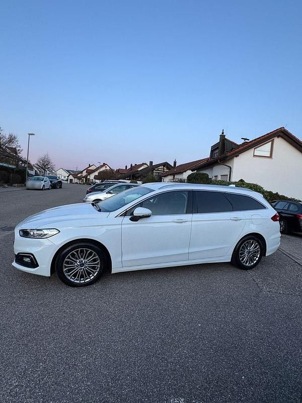 Gebraucht Ford Mondeo Trend 150 PS (110 kW) 2021 Weiß Kombi