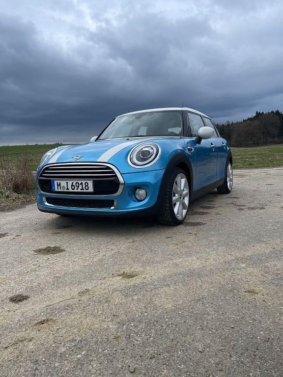 Gebraucht Mini Cooper 136 PS (100 kW) 2019 Blau Kleinwagen