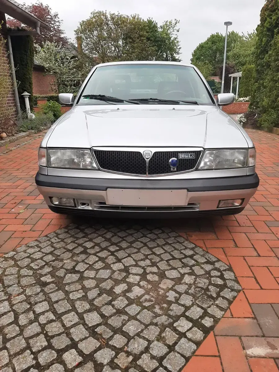 Usata Lancia Dedra 113 CV (83 kW) 1992 Argento Berlina
