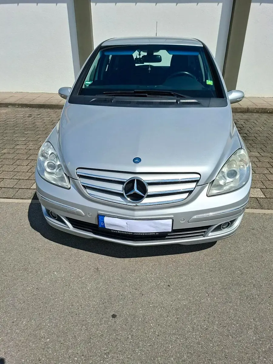 Gebraucht Mercedes B200 136 PS (100 kW) 2008 Silber Van / Kleinbus