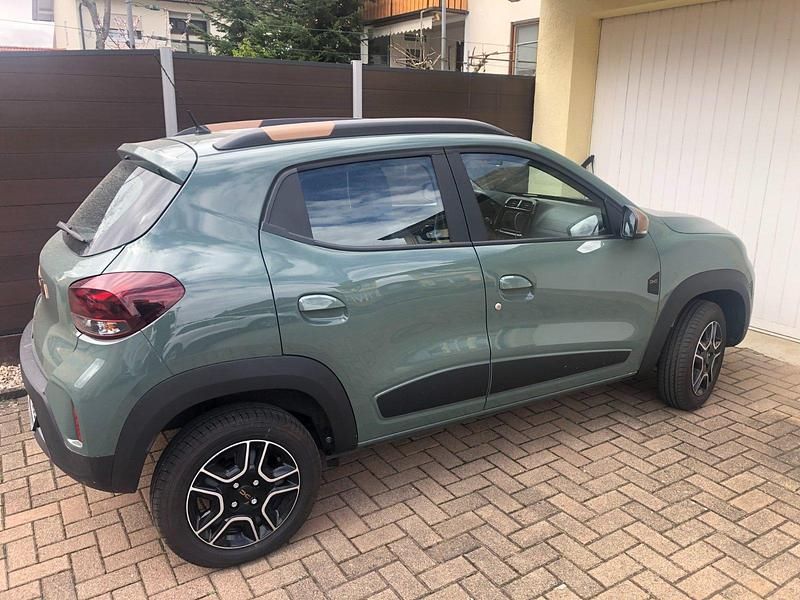 Grün Gebraucht 2023 Dacia Spring Extreme Kleinwagen | 13.800 € (Guter Preis) - Bild 1/4