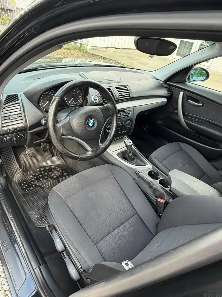 Gebraucht BMW 116 122 PS (89 kW) 2008 Schwarz Kleinwagen