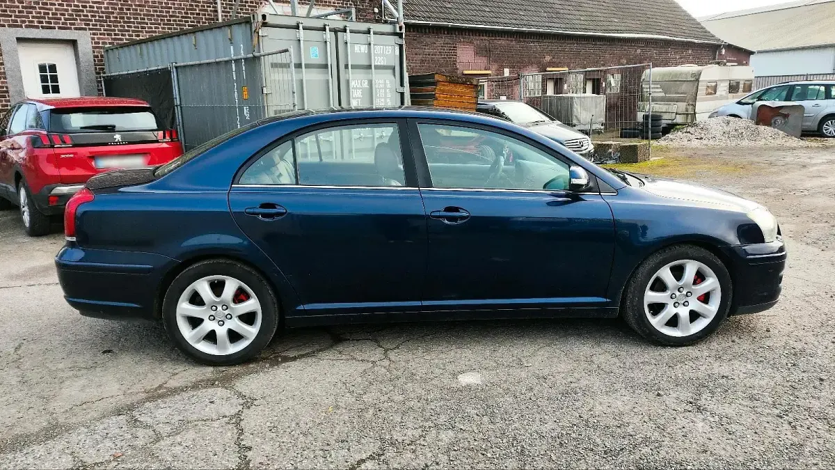 Gebraucht Toyota Avensis T2 147 PS (108 kW) 2008 Blau Limousine