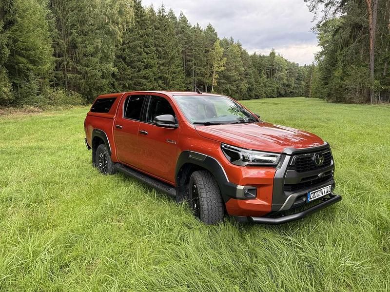 Rot Gebraucht 2021 Toyota HiLux Abholung | 38.000 € (Fairer Preis) - Bild 1/4