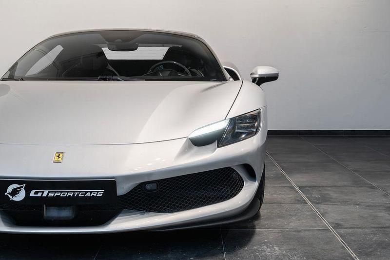 Gebraucht Ferrari 296 829 PS (609 kW) 2024 Silber Cabrio