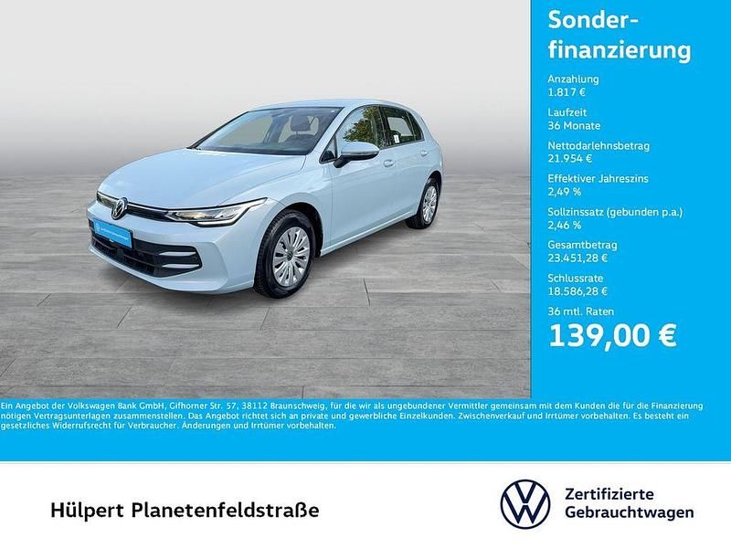Blau Gebraucht 2024 VW Golf VIII Basis Limousine | 23.771 € (Fairer Preis) - Bild 1/4