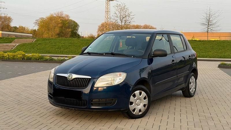 Gebraucht Skoda Fabia 60 PS (44 kW) 2010 Blau Limousine