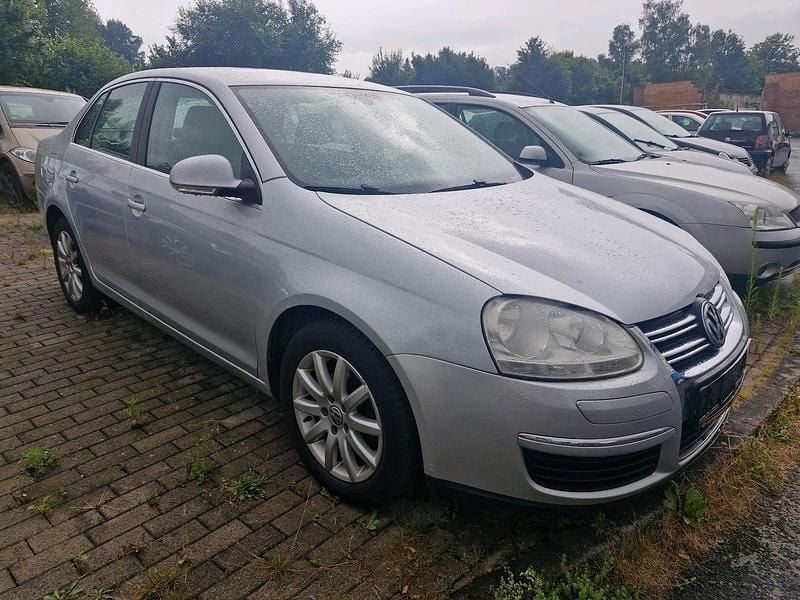 Gebraucht VW Jetta 101 PS (74 kW) 2007 Silber Limousine
