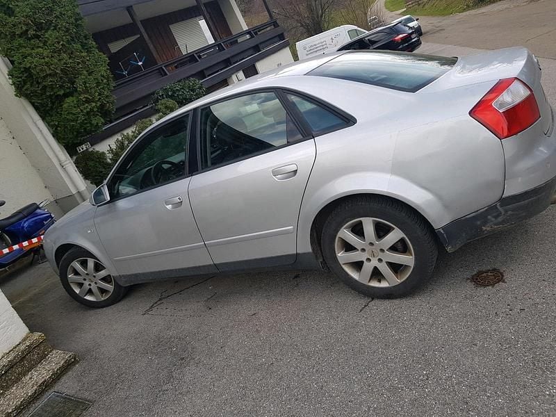 Gebraucht Audi A4 140 PS (102 kW) 2003 Silber Limousine