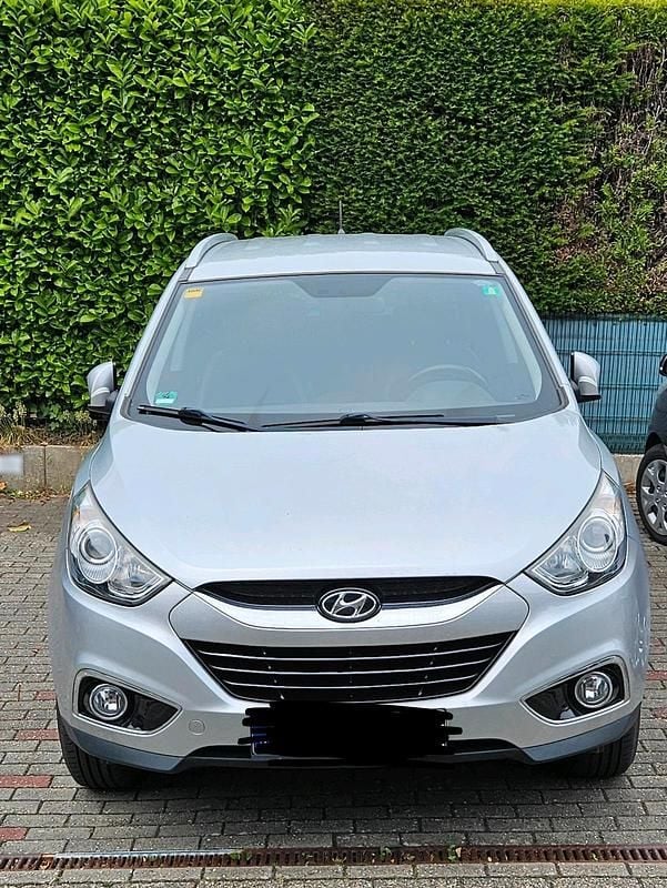 Gebraucht Hyundai Tucson 163 PS (119 kW) 2011 Grau SUV