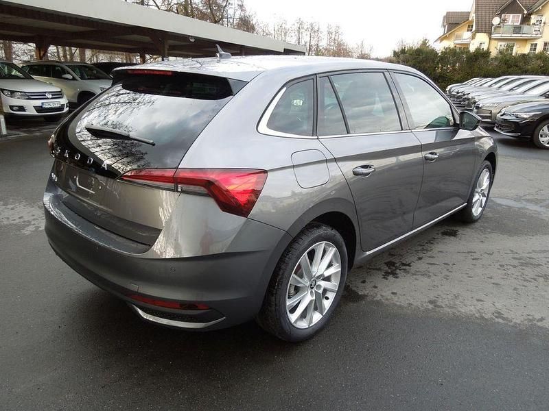 Neu Skoda Scala 150 PS (110 kW) 2026 Grau Kleinwagen