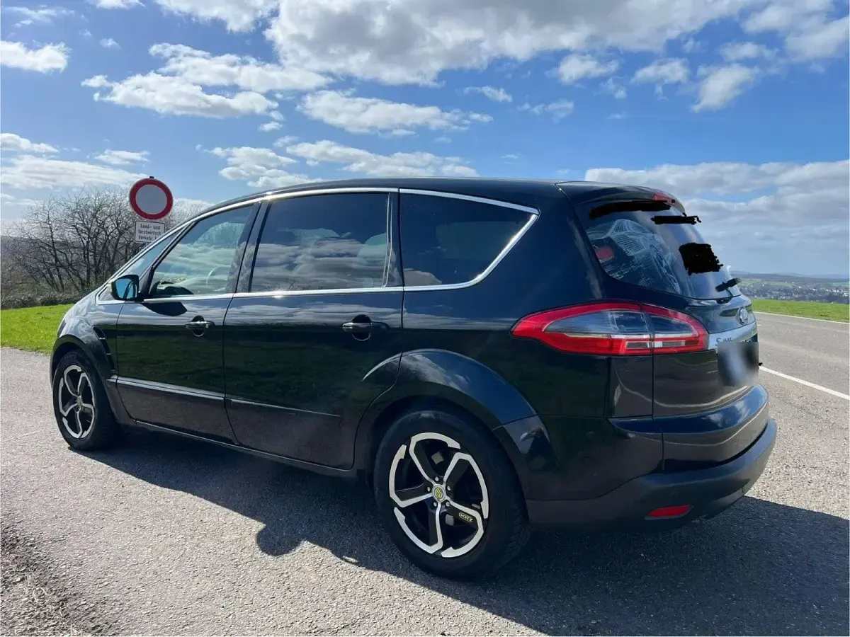 Gebraucht Ford S-MAX Titanium 163 PS (119 kW) 2011 Schwarz Van / Kleinbus