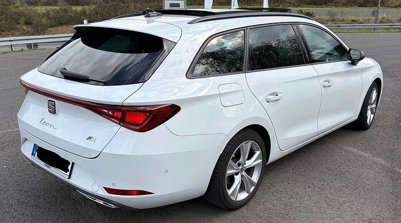 Gebraucht Seat Leon FR 150 PS (110 kW) 2022 Weiß Limousine