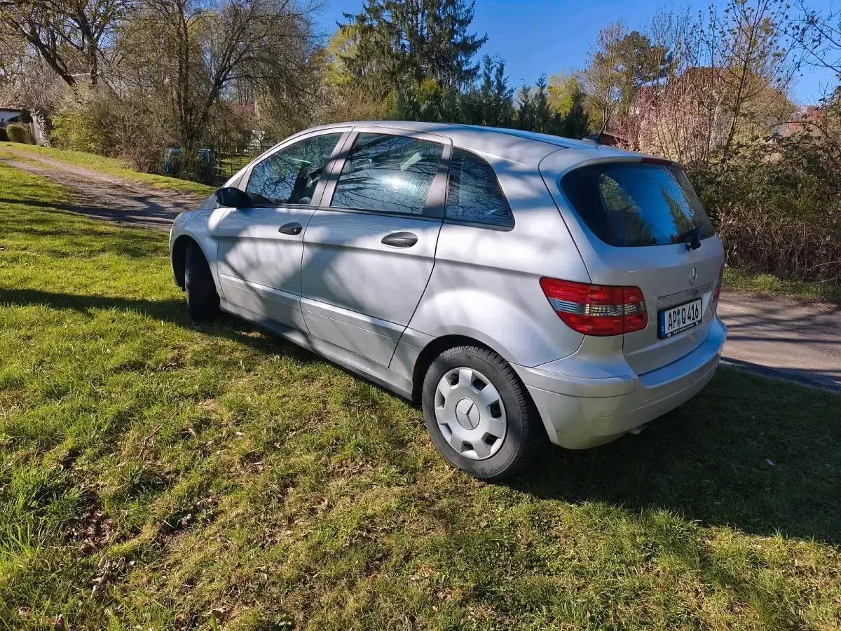 Gebraucht Mercedes B170 116 PS (85 kW) 2007 Silber Van / Kleinbus