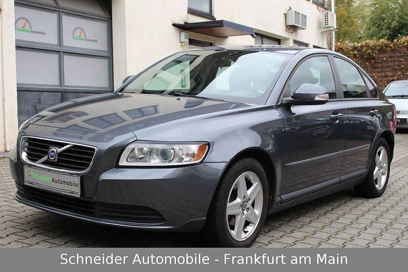 Grau Gebraucht 2009 Volvo S40 Limousine | 3.650 € - Bild 1/4