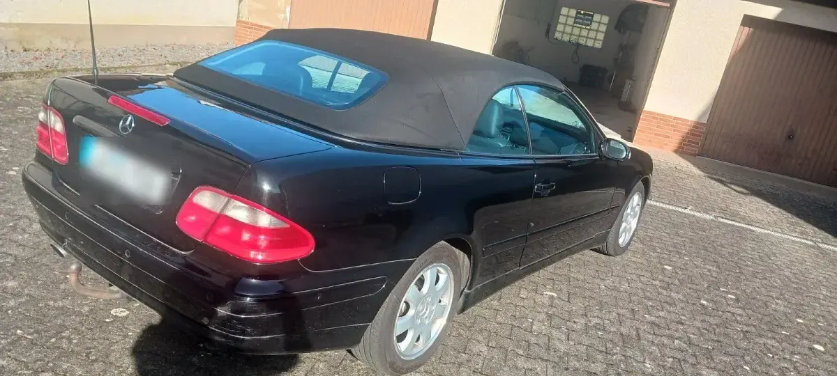 Gebraucht Mercedes CLK230 Avantgarde 197 PS (144 kW) 2001 Schwarz Cabrio