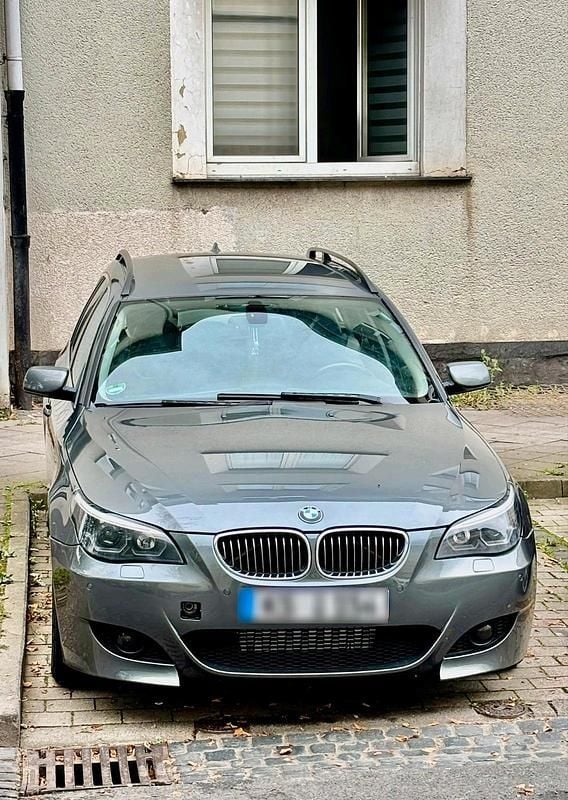 Gebraucht BMW 525 177 PS (130 kW) 2025 Silber Kombi