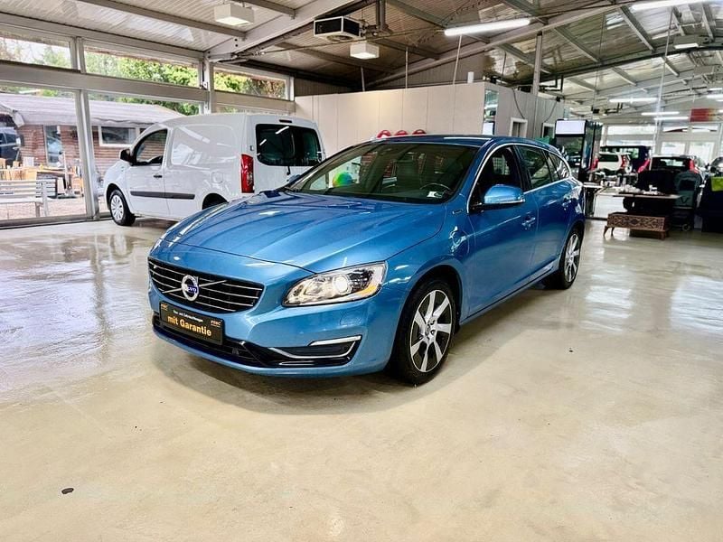 Blau Gebraucht 2014 Volvo V60 Summum Kombi | 7.350 € (Guter Preis) - Bild 1/4