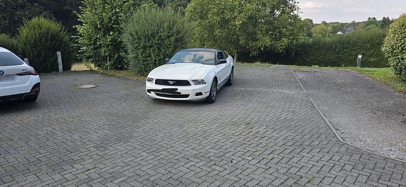 Second-hand Ford Mustang S 309 CP (227 kW) 2012 Alb Coupe