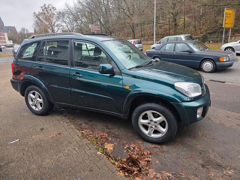 Grün Gebraucht 2002 Toyota RAV4 SUV | 3.500 € (Fairer Preis) - Bild 1/4