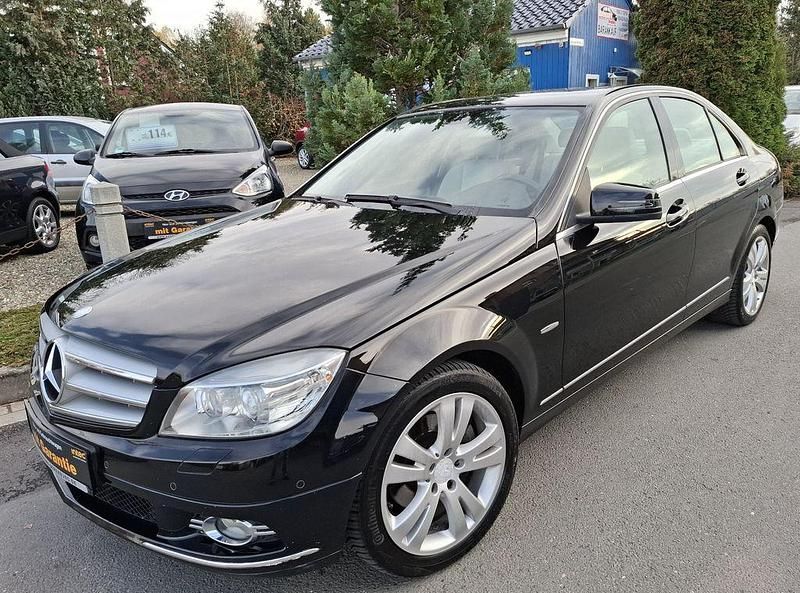 Schwarz Gebraucht 2009 Mercedes C200 Avantgarde Limousine | 7.850 € (Fairer Preis) - Bild 1/4
