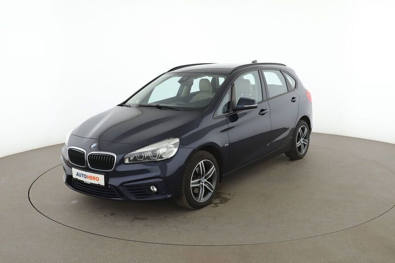 Blau Gebraucht 2017 BMW 218 Active Tourer Sport Line Van / Kleinbus | 15.430 € (Fairer Preis) - Bild 1/4
