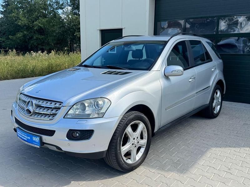 Gebraucht Mercedes ML320 224 PS (164 kW) 2008 Silber SUV