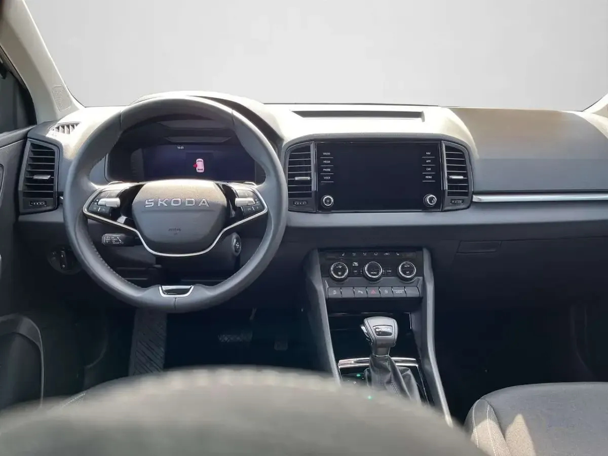 Gebraucht Skoda Karoq Selection 150 PS (110 kW) 2025 Grau SUV