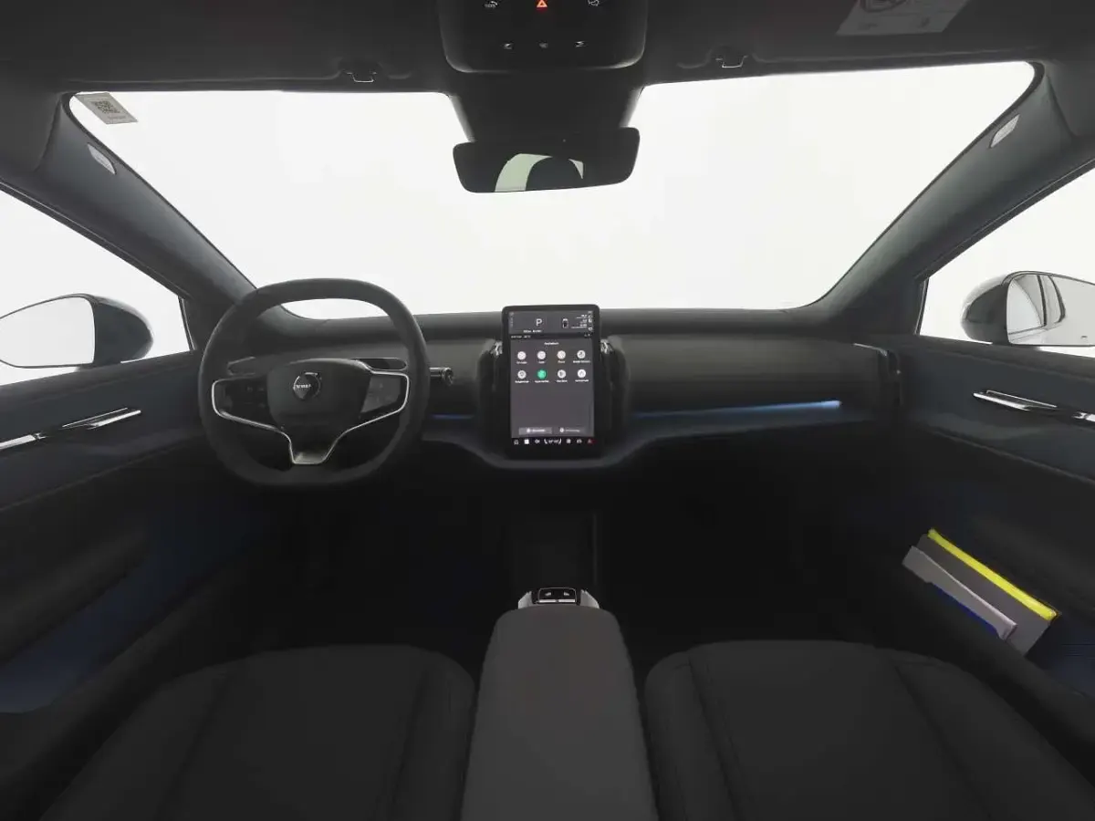 Gebraucht Volvo EX30 Plus 200 kW (272 PS) 2024 Blau SUV