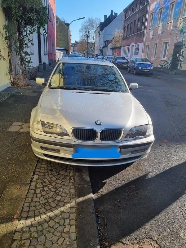 Silber Gebraucht 2001 BMW 325 Limousine | 3.800 € (Fairer Preis) - Bild 1/4
