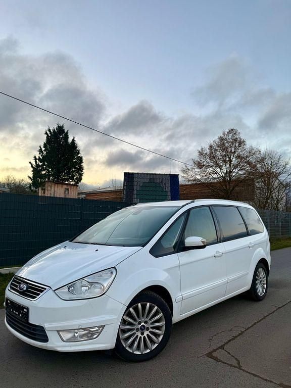Weiß Gebraucht 2014 Ford Galaxy Titanium Van / Kleinbus | 8.700 € (Fairer Preis) - Bild 1/4