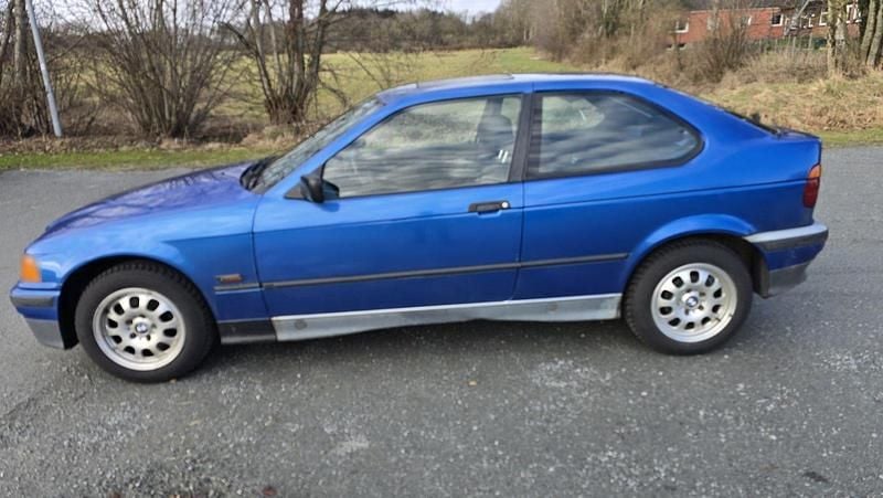 Gebraucht BMW 316 102 PS (75 kW) 1996 Blau Coupé