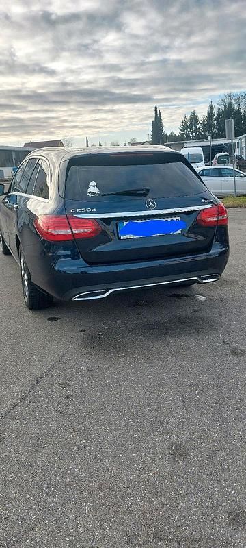 Gebraucht Mercedes C250 204 PS (150 kW) 2018 Blau Limousine
