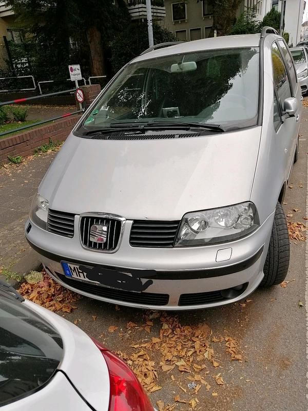 Grau Gebraucht 2002 Seat Alhambra Van / Kleinbus | 2.800 € (Guter Preis) - Bild 1/4