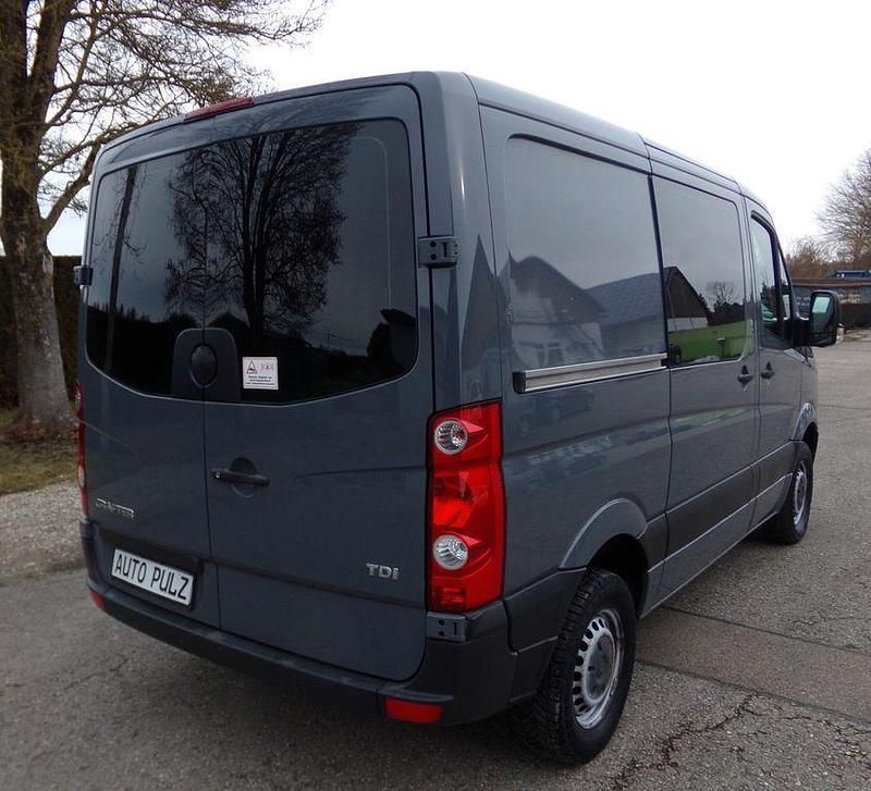 Gebraucht VW Crafter 109 PS (80 kW) 2015 Grau Van