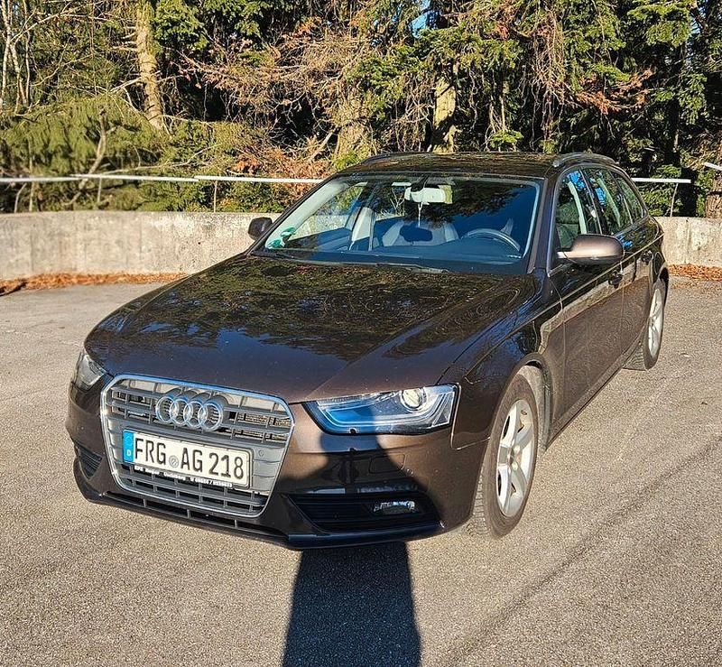 Braun Gebraucht 2014 Audi A4 Attraction Kombi | 10.900 € (Fairer Preis) - Bild 1/4