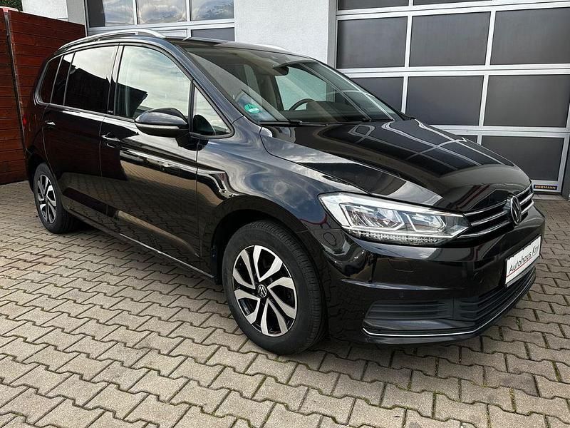 Schwarz Gebraucht 2020 VW Touran United Van / Kleinbus | 12.999 € (Fairer Preis) - Bild 1/4