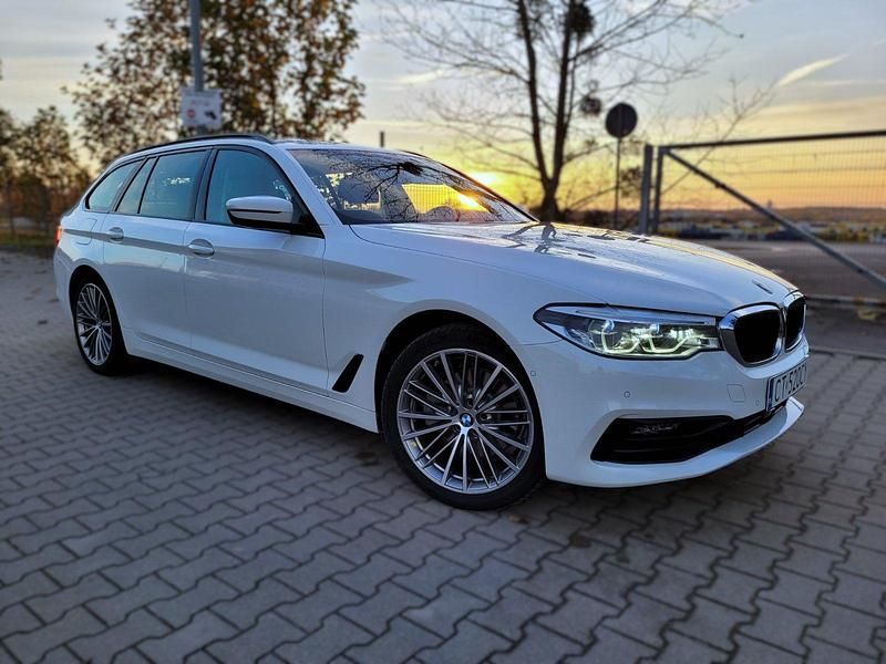 Weiß Gebraucht 2019 BMW 520 Sport Line Kombi | 22.800 € (Teuer) - Bild 1/4