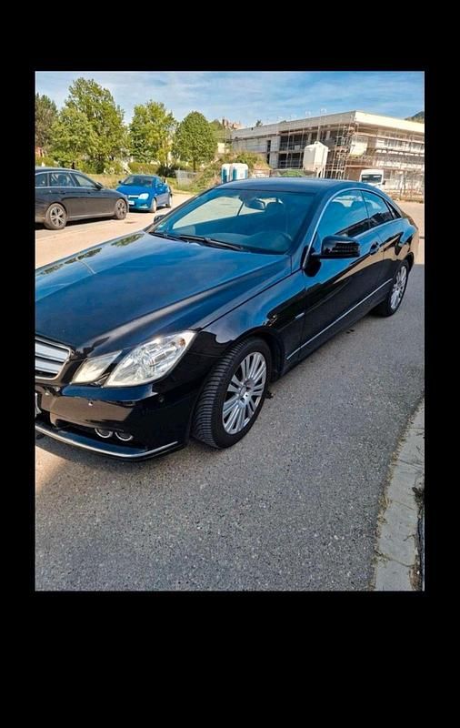 Second-hand Mercedes E200 184 CP (135 kW) 2010 Negru Coupe