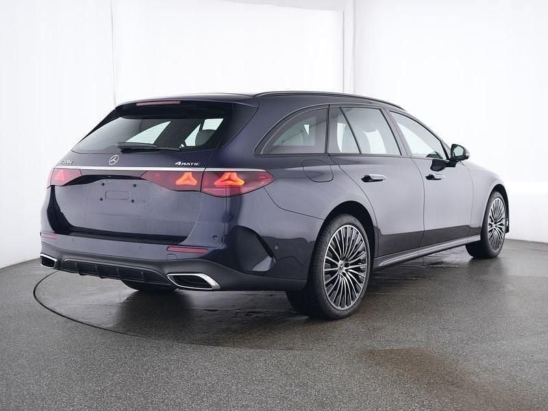 Gebraucht Mercedes E220 AMG 197 PS (144 kW) 2023 Blau Limousine