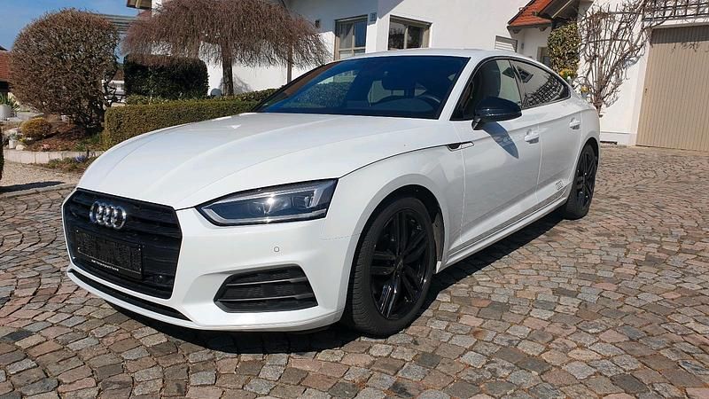 Gebraucht Audi A5 Sportback Ambiente 190 PS (139 kW) 2018 Weiß Kleinwagen