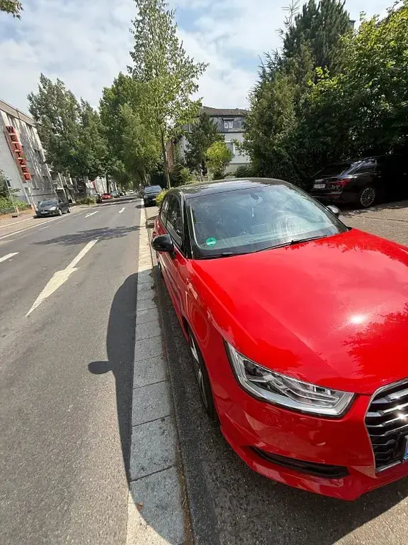 Gebraucht Audi A1 Sportback Sport 95 PS (69 kW) 2015 Rot Kleinwagen