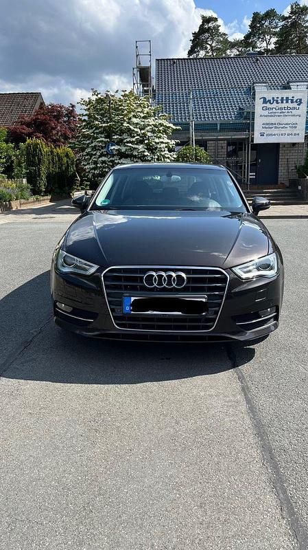 Braun Gebraucht 2015 Audi A3 Ambiente Kombi | 13.000 € (Fairer Preis) - Bild 1/4