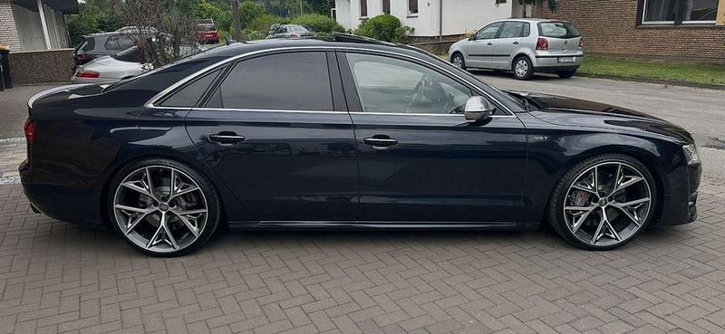 Gebraucht Audi S8 plus Design 605 PS (444 kW) 2017 Blau Limousine