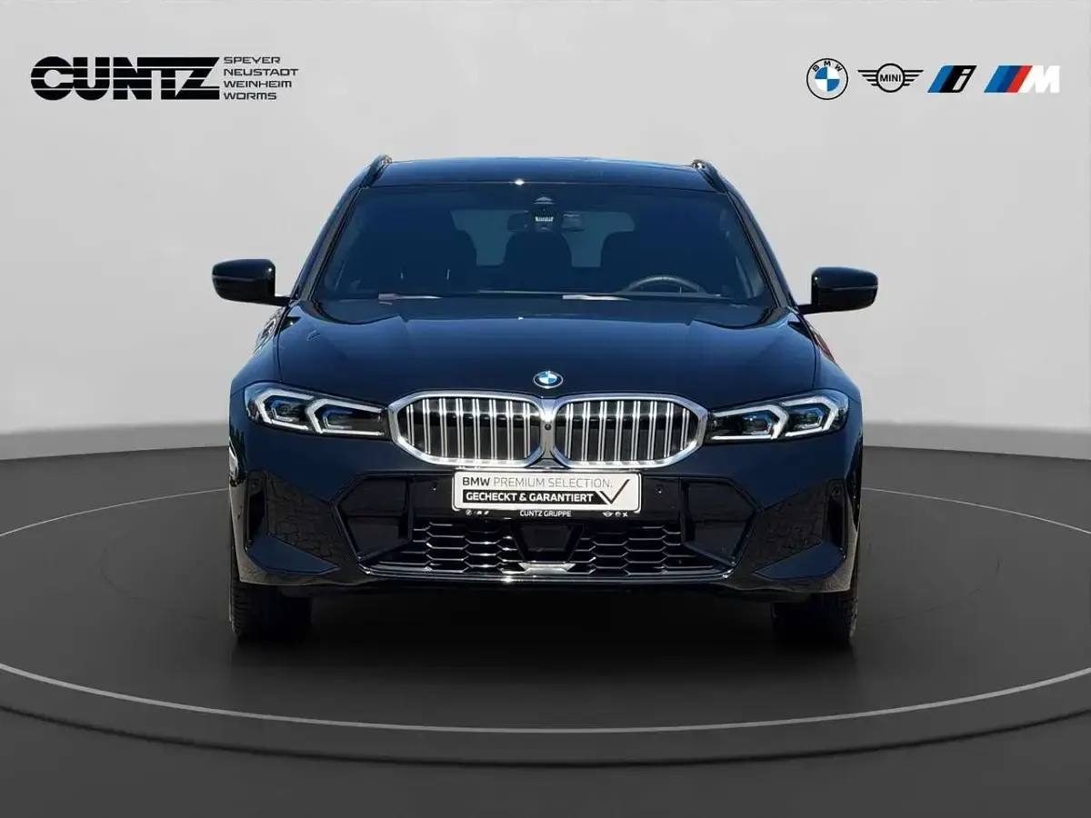 Gebraucht BMW 330 M Sport 245 PS (180 kW) 2025 Schwarz Kombi