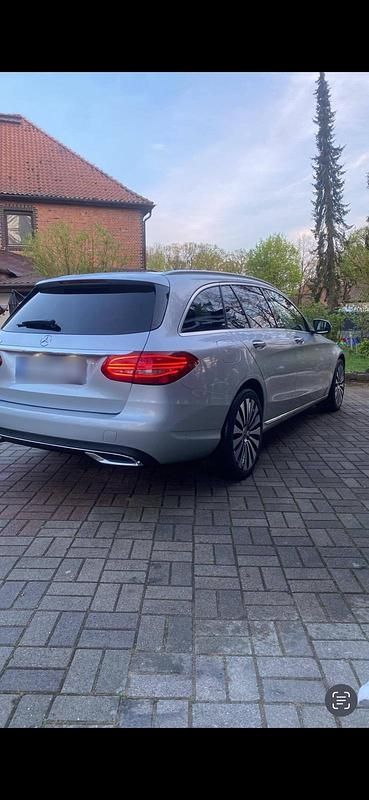 Gebraucht Mercedes C220 194 PS (142 kW) 2019 Silber Kombi