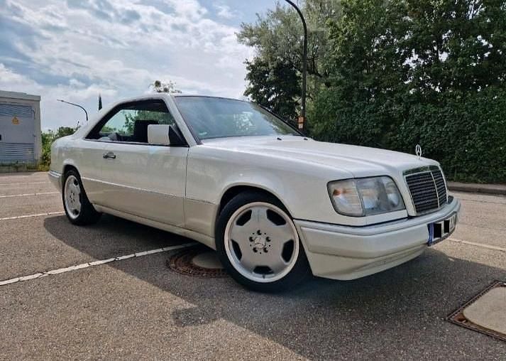 Weiß Gebraucht 1996 Mercedes E220 Coupé | 15.449 € (Fairer Preis) - Bild 1/4