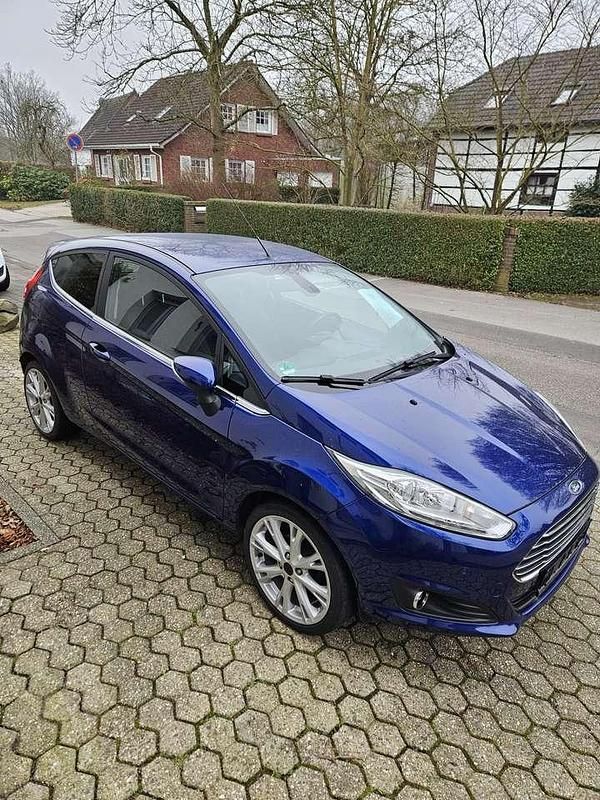 Gebraucht Ford Fiesta Titanium 101 PS (74 kW) 2016 Blau Limousine