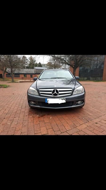 Grau Gebraucht 2010 Mercedes C350 Kombi | 9.500 € (Fairer Preis) - Bild 1/4