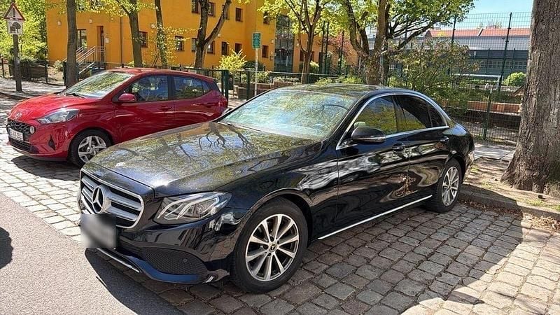 Second-hand Mercedes E200 150 CP (110 kW) 2018 Negru Berlinǎ